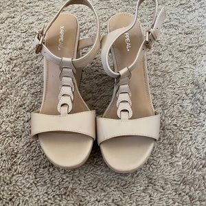 Nude Wedges